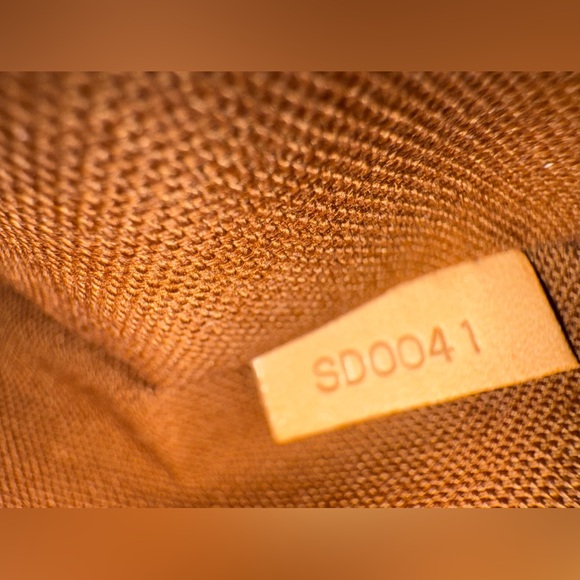 LOUIS VUITTON 
Monogram Alma PM (Pre-loved) very good condition - Picture 10 of 11